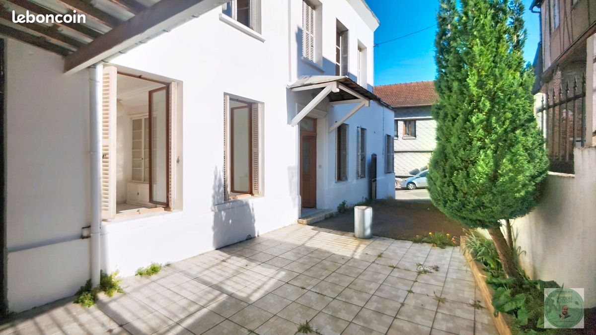 Maison 8 pièces 140 m² · à Elbeuf · 140 m² · 115 000 €