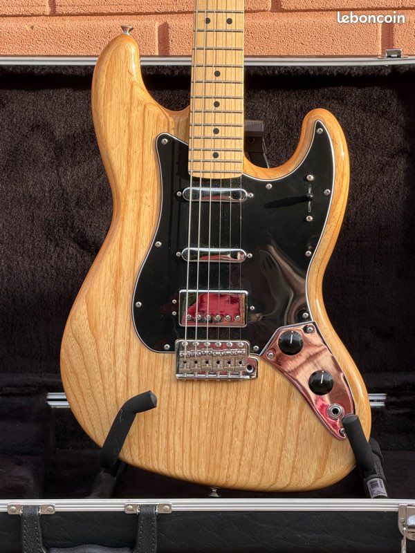 Fender Alternate Reality Sixty Six (image 1)