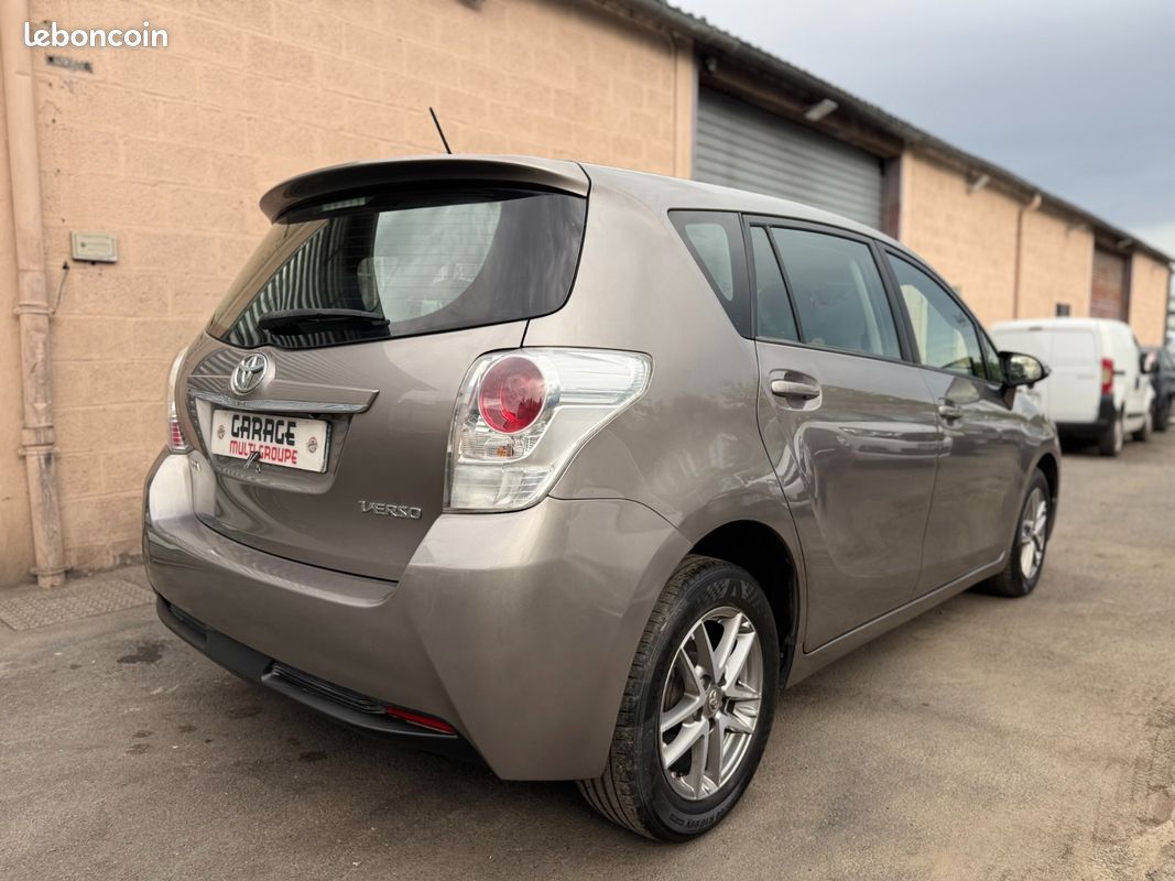 Toyota VERSO 1.6 D-4D 112CH Feel (image 4)