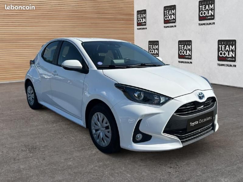 Toyota Yaris 116h Dynamic Business 5p + Programme Beyond Zero Academy MY22 (image 7)