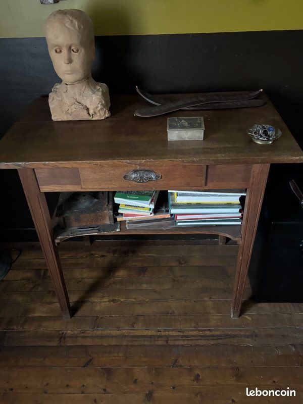 Table ancienne (image 1)