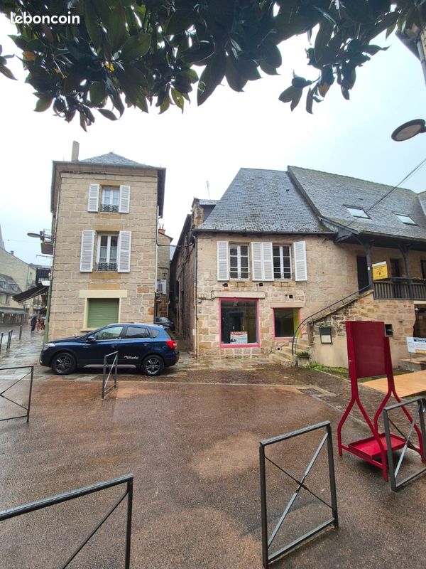 Immeuble 3 pièces 105 m² · à Brive-la-Gaillarde · 105 m² · 108 000 €