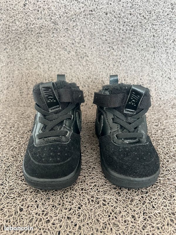 Baskets pour enfants Nike Court Borough Mid Winterized TD noir pointure 21 (image 1)