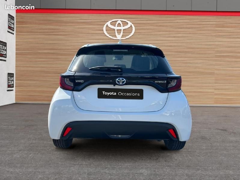 Toyota Yaris 116h Dynamic Business 5p + Programme Beyond Zero Academy MY22 (image 4)