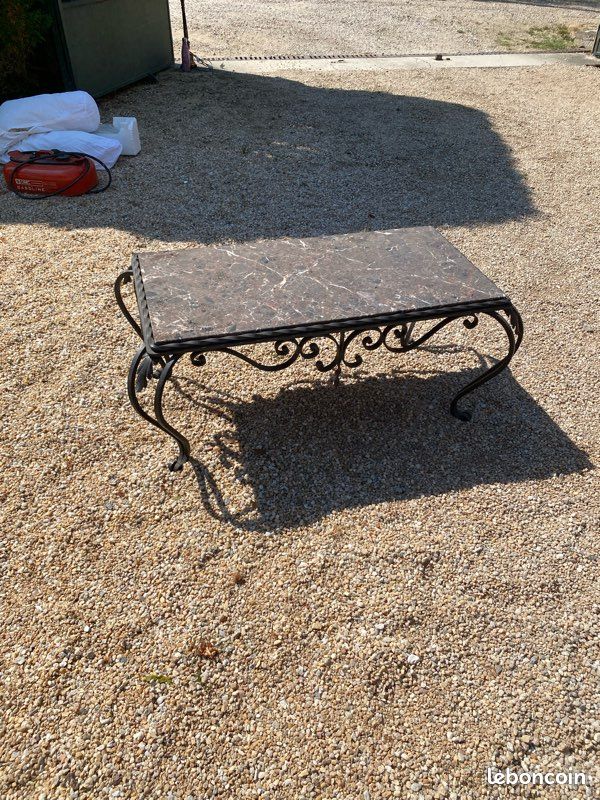 Table de salon marbre et fer forgé (image 1)
