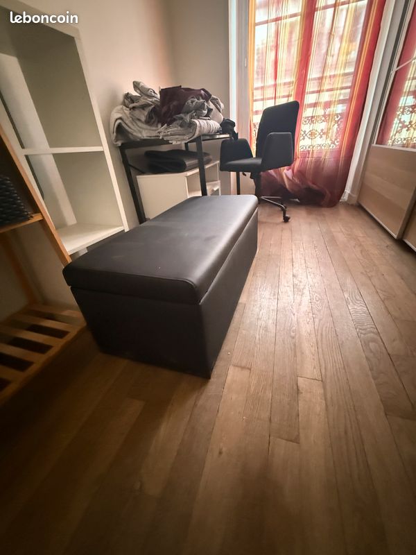 Banc coffre de rangement / Pouf noir (simili cuir) - Bon état (image 3)