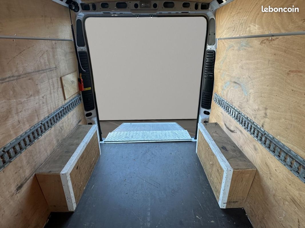PEUGEOT BOXER Asphalt 335 L3H2 2.2 BlueHDi S&S - 120 - FOURGON TOLE. Hayon Elévateur hydraulique (image 13)
