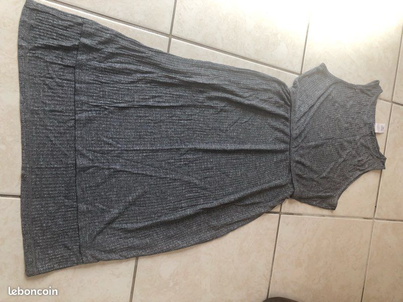Robe C&A Taille 12/14 ans (image 2)