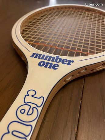 Raquette de Tennis Vintage en Bois – Overcome par J. Gauthier
