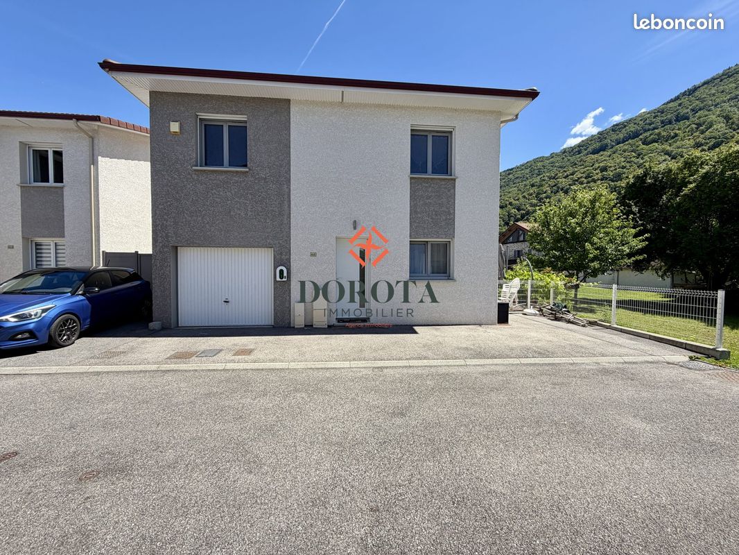 Maison 5 pièces 111 m² · à Le Versoud · 111 m² · 435 000 €