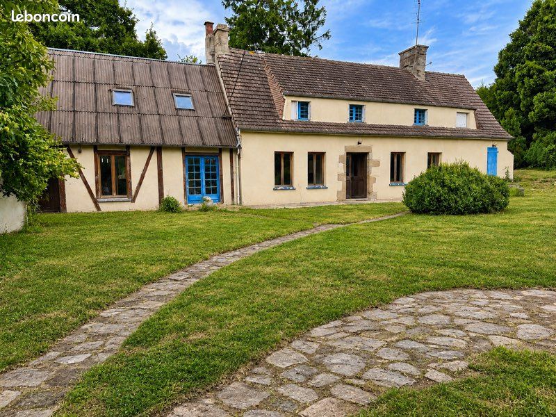 Maison 7 pièces 195 m² · à Sourdeval · 195 m² · 159 000 €