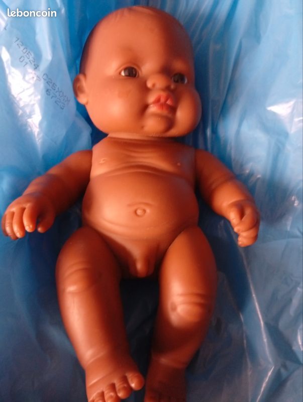 Poupon de petite taille (image 1)