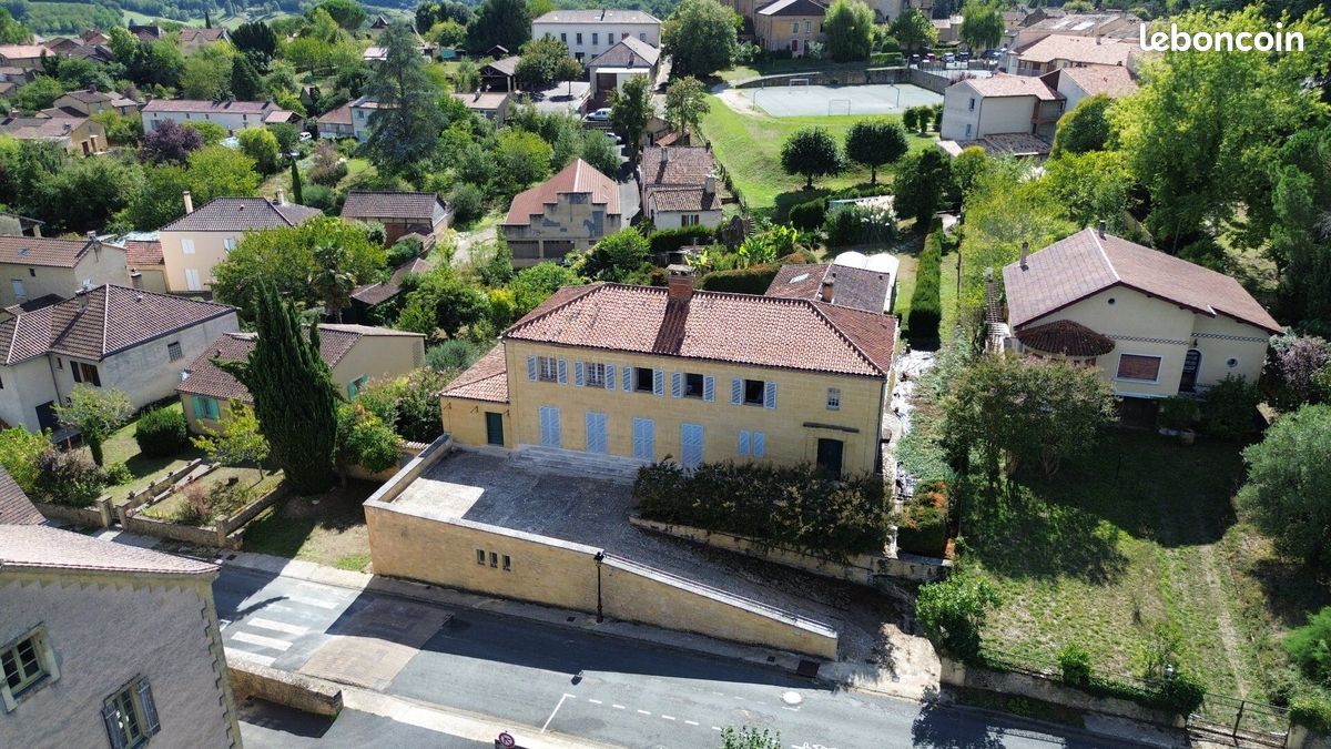 Maison 8 pièces 320 m² · à Pays de Belvès · 320 m² · 626 400 €