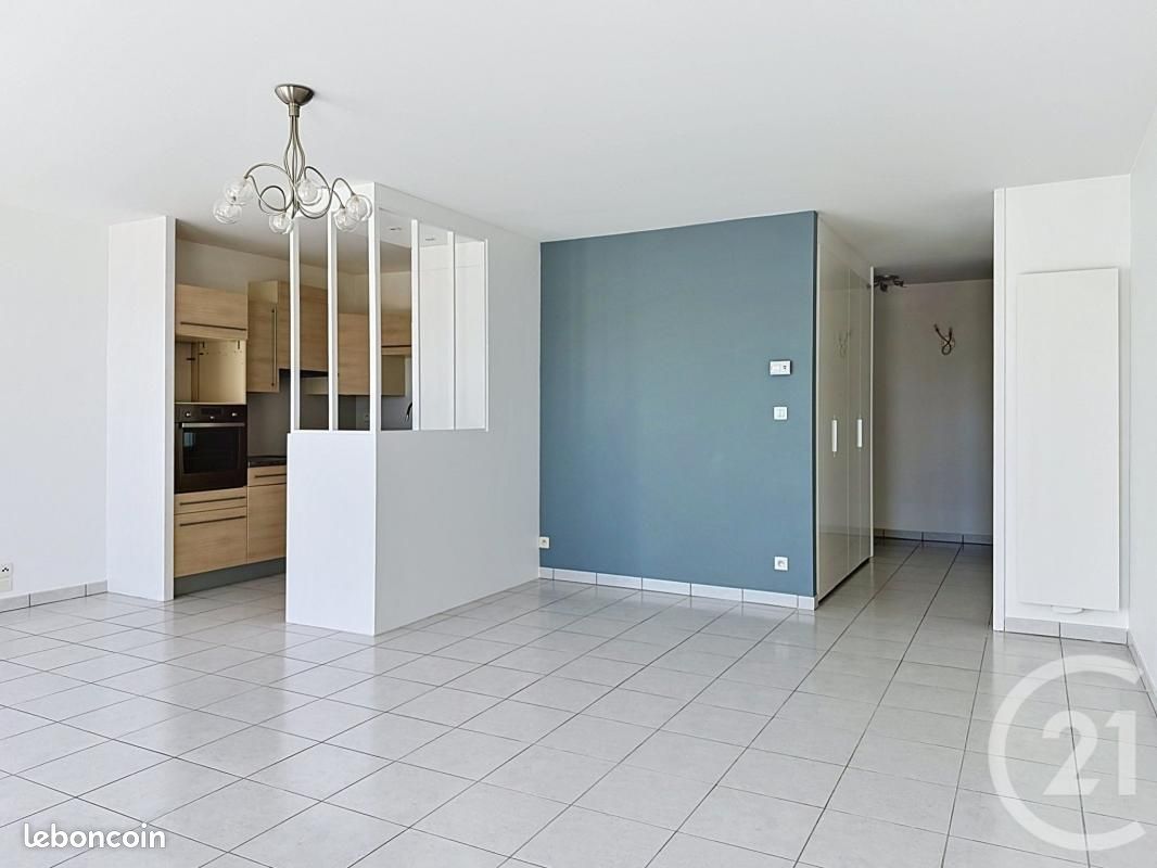 Appartement 3 pièces 81 m² · à Redon · 81 m² · 985 €