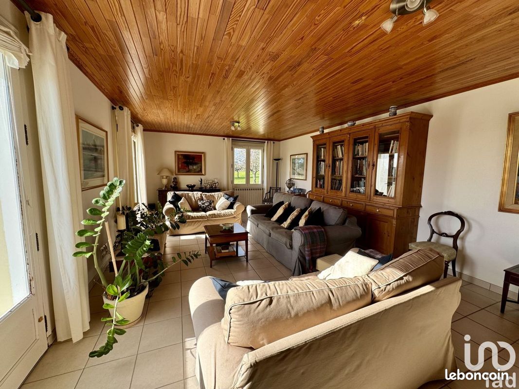 Maison 8 pièces 193 m² - Pérignac 16250 (image principale 4)