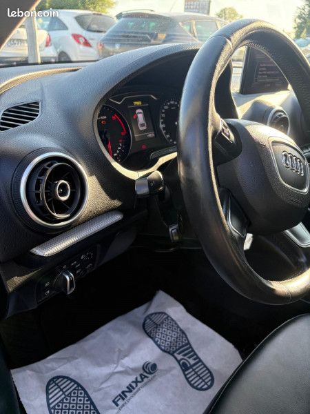 Audi A3 BERLINE 1.6 TDI 105CH FAP AMBIENTE (image 9)