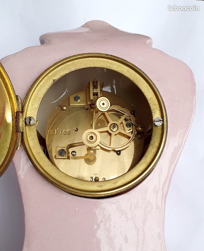 Révisée Petite pendule romantique céramique faïence 19 ème siècle (image 4)