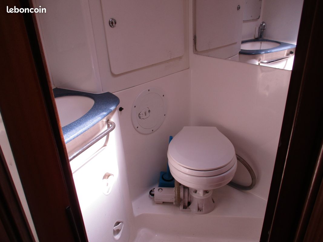 Bavaria 36 cruiser moteur change + place (image 3)