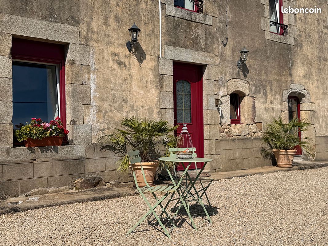 Maison 6 pièces 160 m² · à Locoal-Mendon · 160 m² · 649 990 €