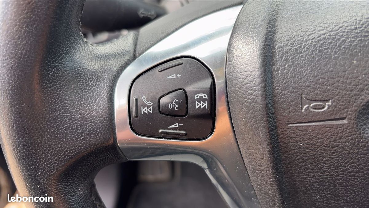 Ford B-Max 1.6 TiVCT 105 PowerShift Titanium (image 25)