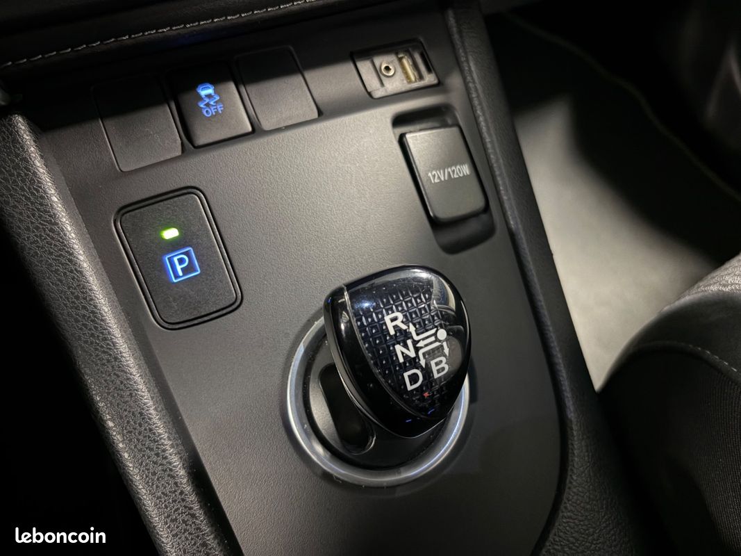 Toyota AURIS 1.8 HYBRID 136ch collection CAMERA DE RECUL - GPS - BLUETOOTH (image 16)