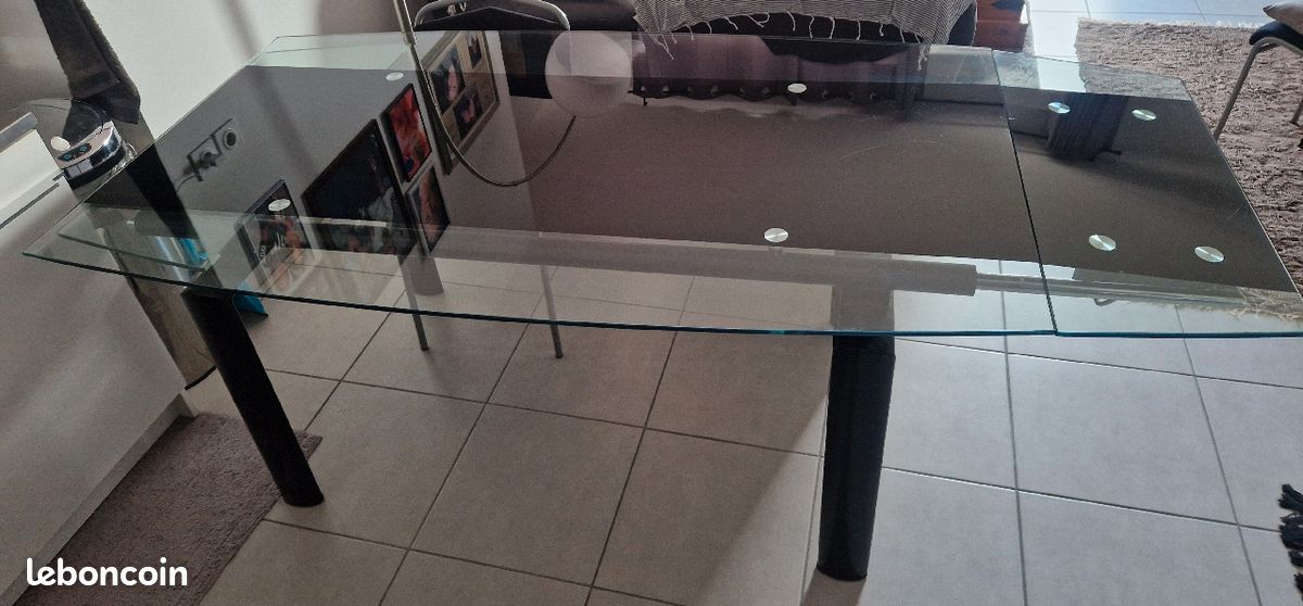 Table (image 1)