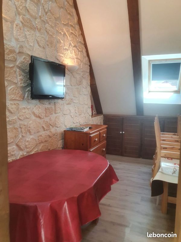 Logement atypique, 50 m², mezzanine, centre village - Locations ...