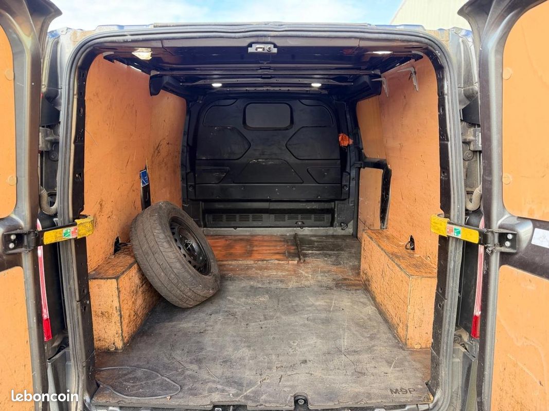 Ford Transit Custom Vu FOURGON 280 2.0 ECOBLUE 130 cv CAMERA DE RECUL - ATTELAGE - CLIMATISATION (image 9)