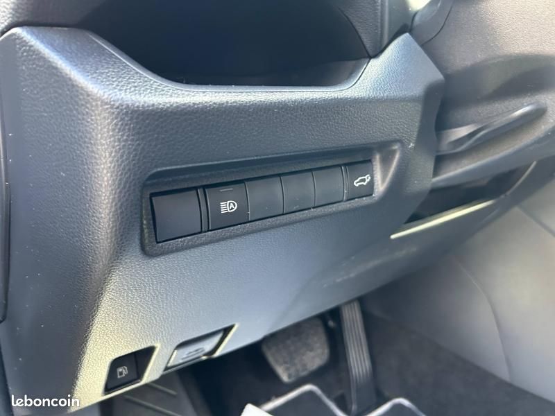 Toyota RAV4 2.5 Hybride 218ch Dynamic 2WD MY22 (image 39)