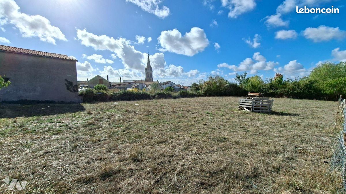 Terrain 1125 m² · à Argentonnay · 1 125 m² · 28 800 €