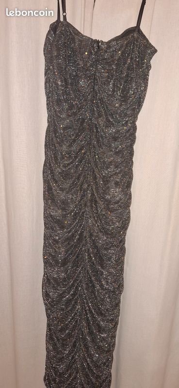 Petite Robe Noire Fashion Nova - Manches Longues, Taille S, Occasion Très Bon État