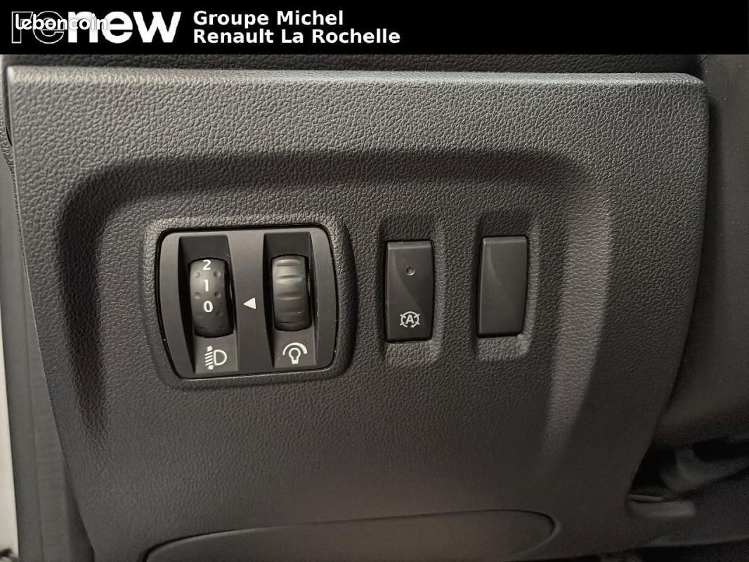 Renault Captur TCe 150 FAP EDC Intens (image 15)