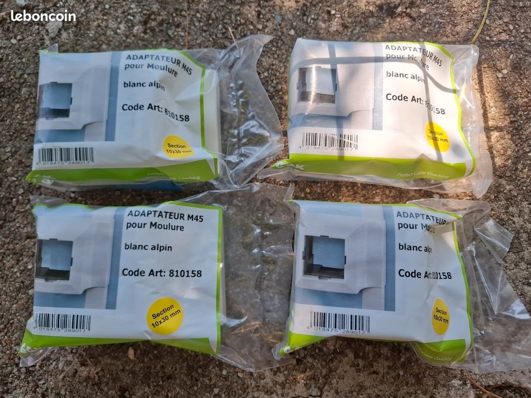Lot de blocs prises + moulures pour électricité apparente (image 1)