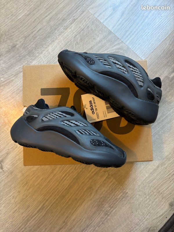 Yeezy 700 v3 black Bébé Chaussures