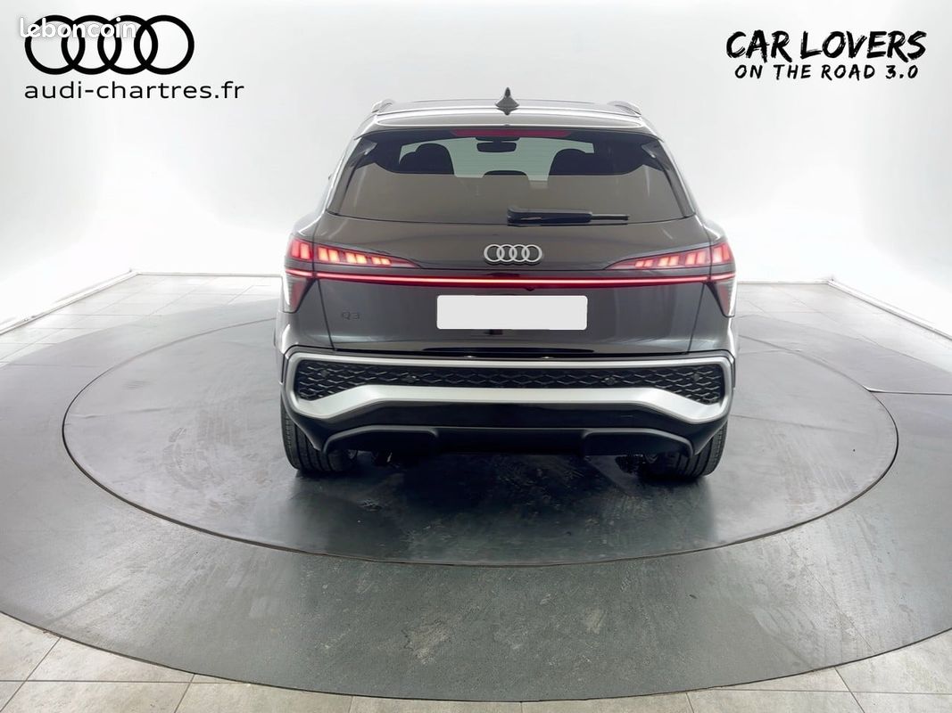 AUDI Q3 e-hybrid 272 ch S tronic 6 S line (image 4)