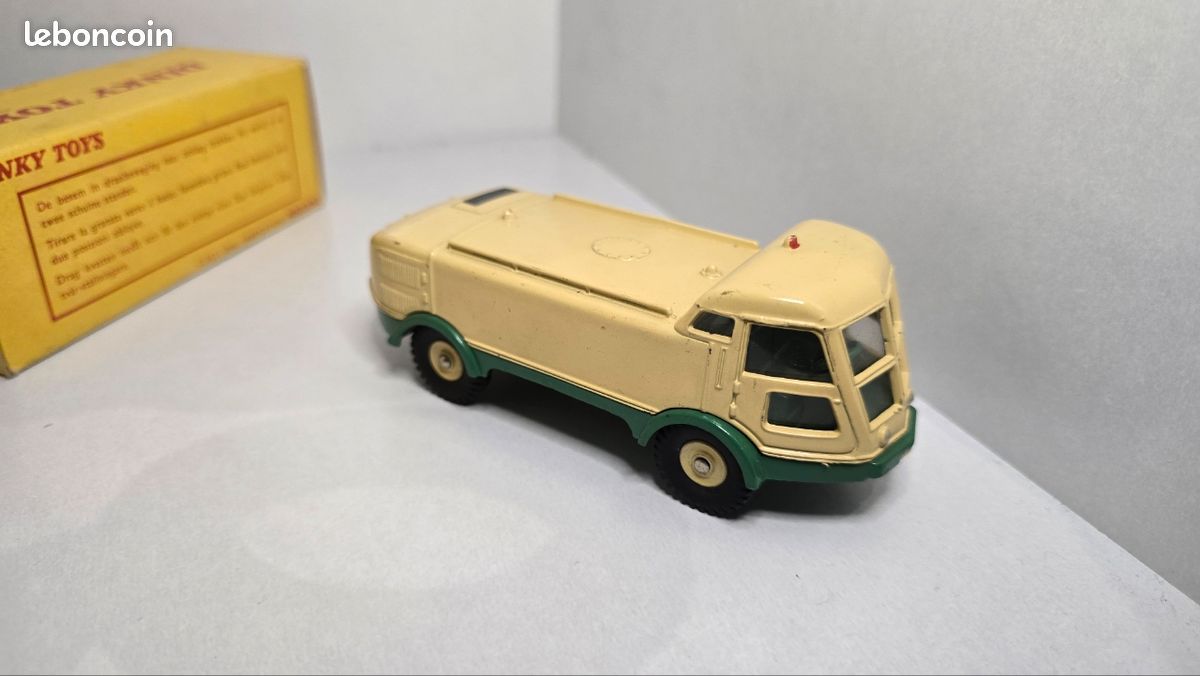 DINKY TOYS CAMION balayeuse n°596 Au 1/50 avec boîte box repro. offerte