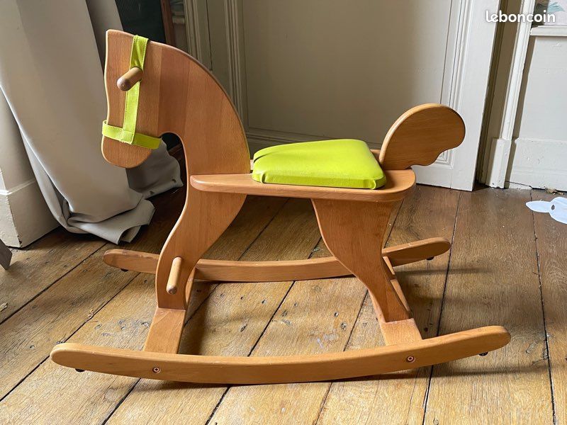 Cheval à bascule en bois (image 2)