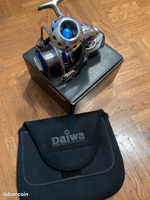 Moulinet De Pêche Daiwa SALTIGA-Z 4500 - Occasion Avec Deux Moules Et Sac 1084230