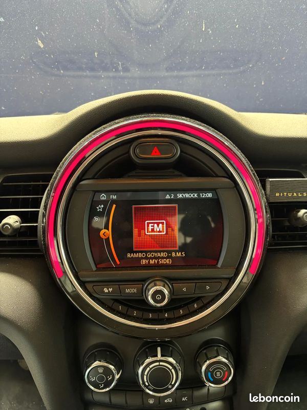 MINI ONE Blackfriars / 1.5 102 - CarPlay - Régulateur - Keyless (image 14)