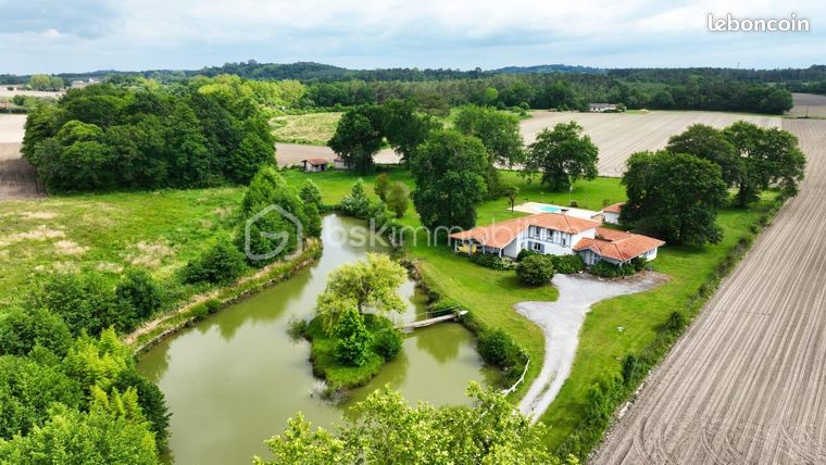 Maison 6 pièces 214 m²