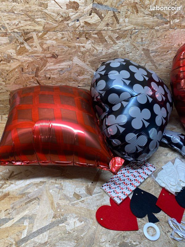 Kit Poker Party - Ballons, guirlandes, pailles - rouge, blanc et noir - Neuf (image 3)