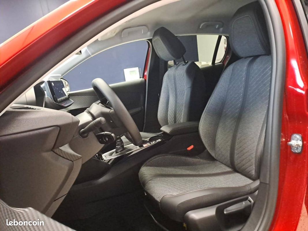 PEUGEOT 208 Hybrid 110 ch e-DCS6 Allure (image 7)