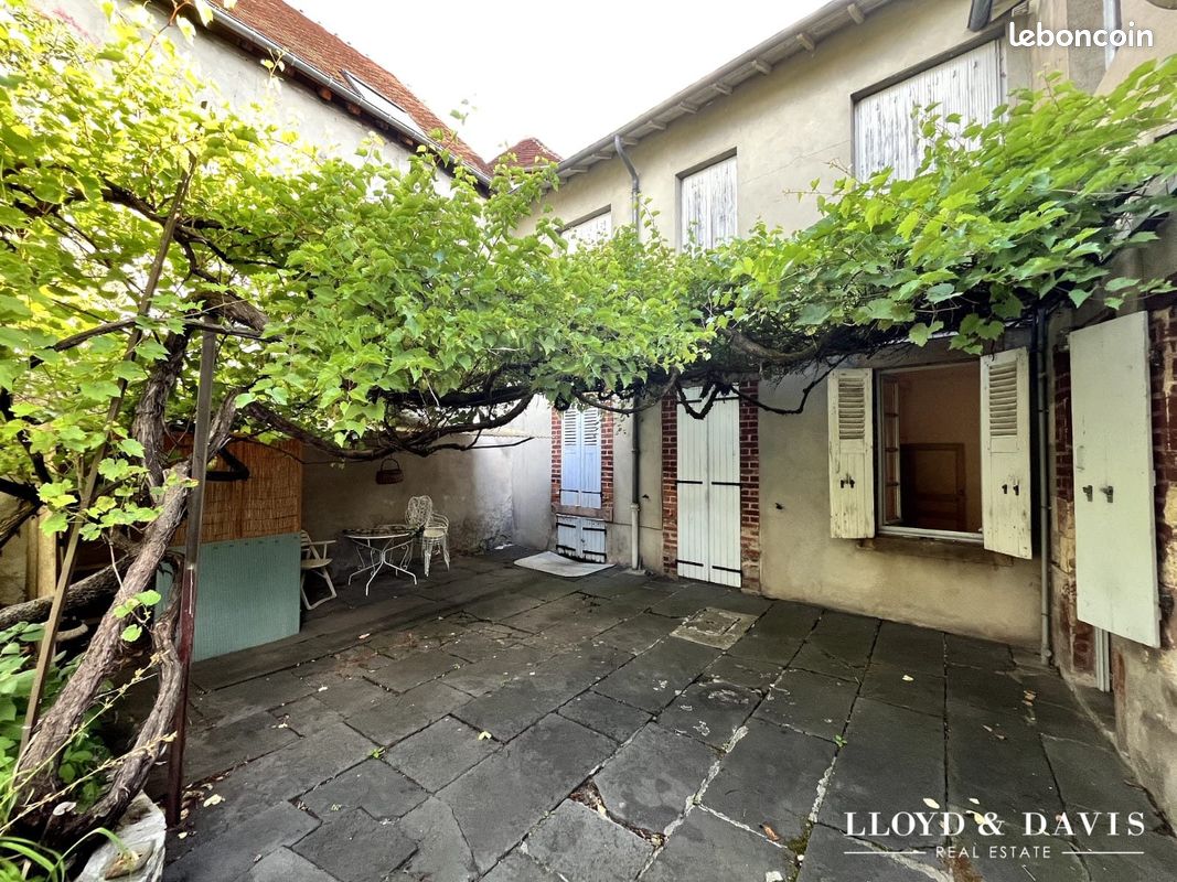 Maison 7 pièces 171 m² · à Moulins · 171 m² · 275 000 €