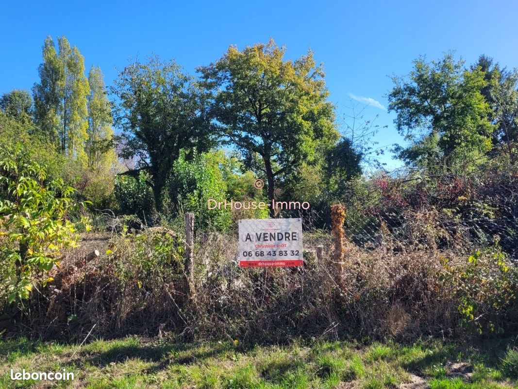 Terrain 1190 m² · à La Belliole · 1 190 m² · 23 000 €