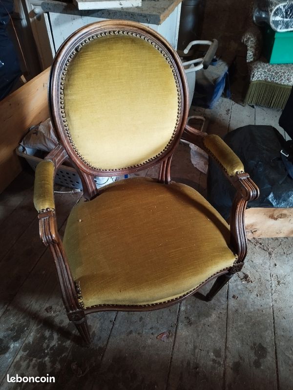 Fauteuil jaune (image 1)