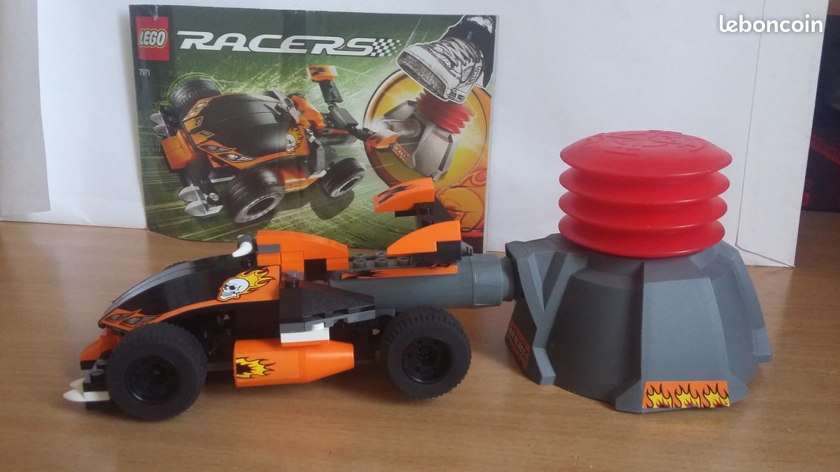 Lego Racers Bad 7971 (deux bolides) (lot 51) (image 1)