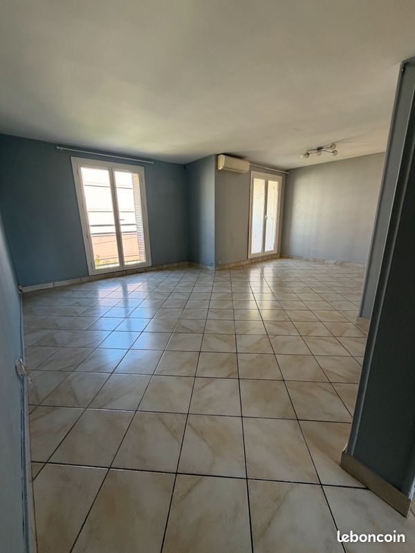 Appartement 3 pièces 65 m² · à Marseille · 65 m² · 960 €