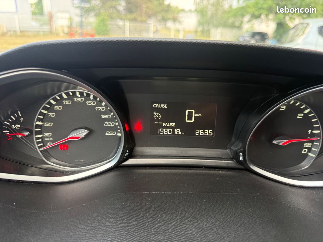 Peugeot 308 1.6 bluehdi 120 cv Allure (image 14)