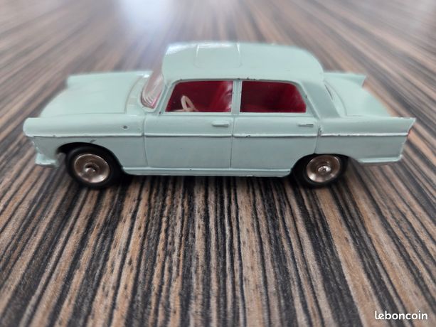 Dinky Toys Peugeot 404 Berline 1960 Réf 553 - Boîte D'origine 1961 - Bon état