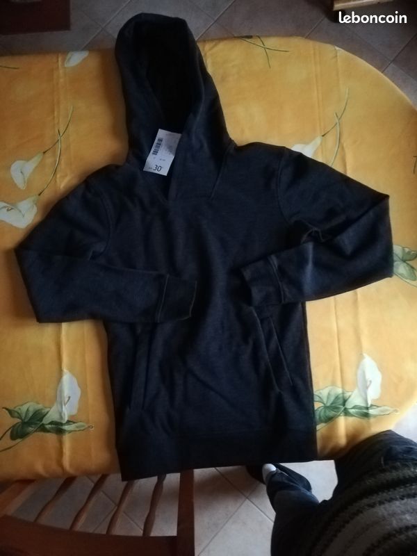 Sweat neuf étiqueté a capuche (image 1)